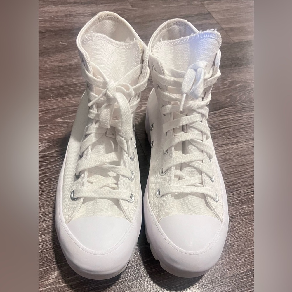 Chuck Taylor All Star Converses-Women’s